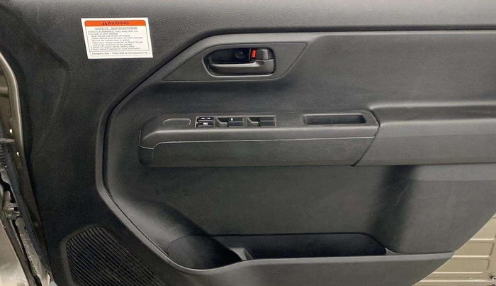 2021 Maruti New Wagon-R LXI CNG (O) 1.0, CNG, Manual, 53,136 km, Driver Side Door Panels Control