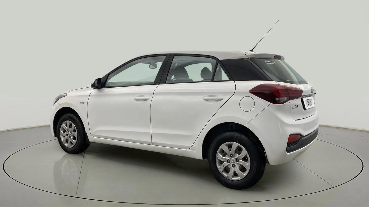2018 Hyundai Elite i20 MAGNA EXECUTIVE 1.2, Petrol, Manual, 99,758 km, Left Back Diagonal