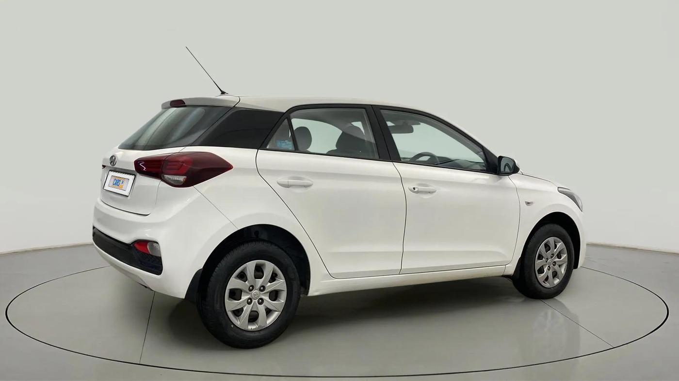 2018 Hyundai Elite i20 MAGNA EXECUTIVE 1.2, Petrol, Manual, 99,758 km, Right Back Diagonal