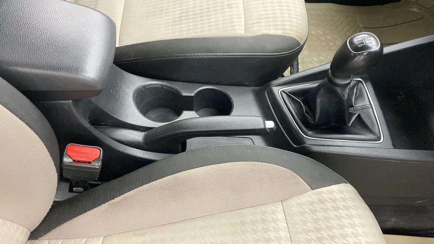 2018 Hyundai Elite i20 MAGNA EXECUTIVE 1.2, Petrol, Manual, 99,758 km, Gear Lever