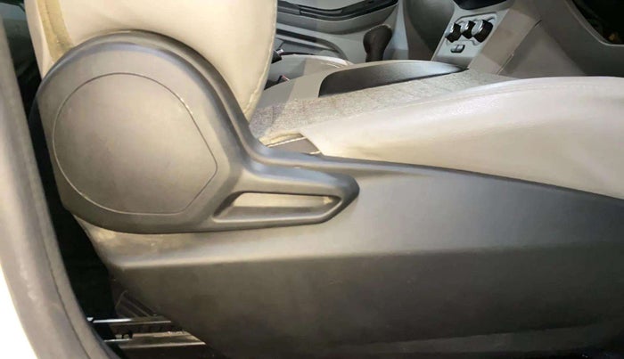 2021 Tata Tiago XT (O) PETROL, Petrol, Manual, 30,387 km, Driver Side Adjustment Panel