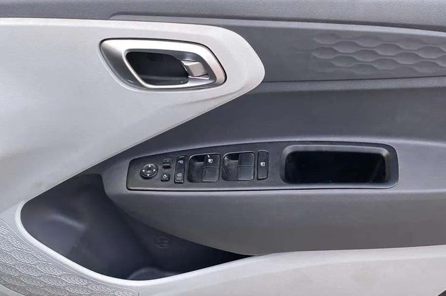 2020 Hyundai GRAND I10 NIOS ASTA AMT 1.2 KAPPA VTVT, Petrol, Automatic, 28,634 km, Driver Side Door Panels Control
