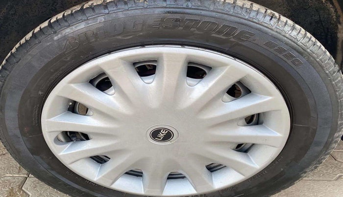 2020 Tata Tiago XE PETROL, Petrol, Manual, 20,516 km, Left front tyre - Minor crack