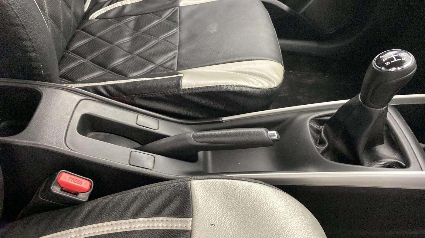 2017 Maruti Baleno DELTA PETROL 1.2, Petrol, Manual, 77,191 km, Gear Lever