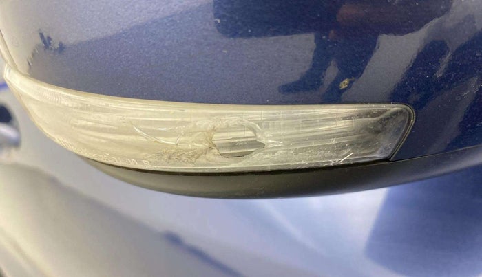 2017 Maruti Dzire VXI, Petrol, Manual, 81,246 km, Right rear-view mirror - Indicator light has minor damage