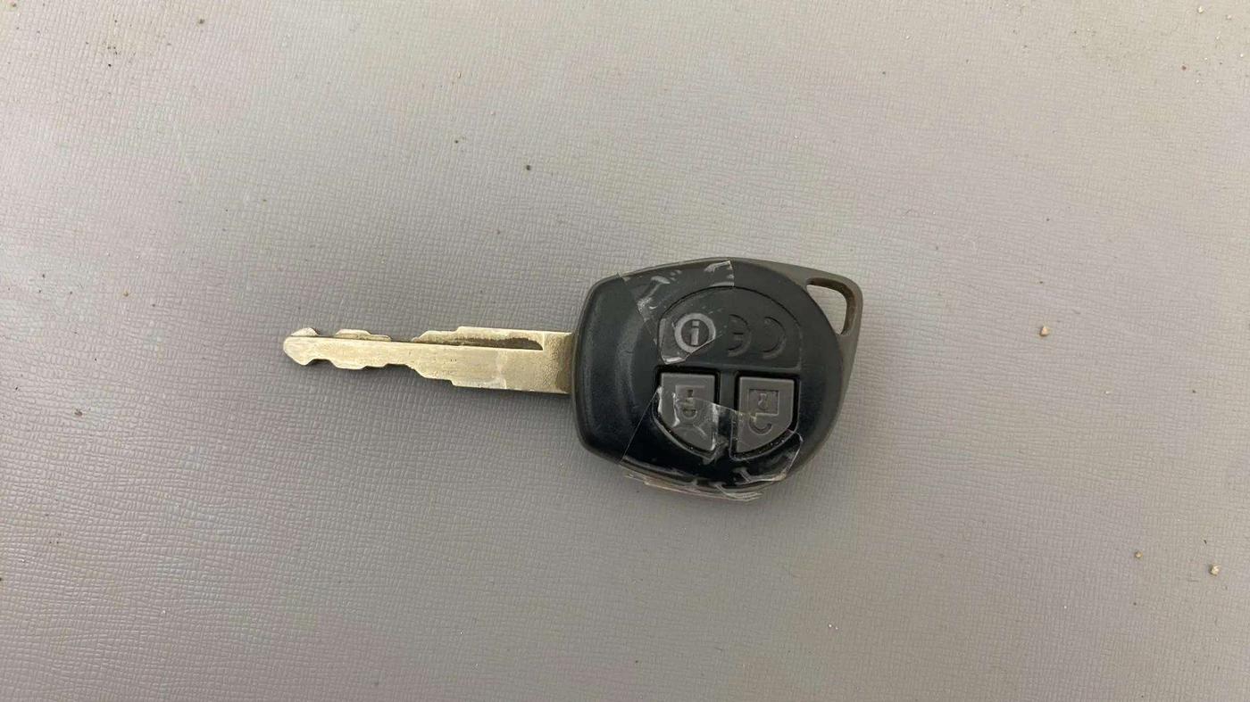 2017 Maruti Dzire VXI, Petrol, Manual, 81,246 km, Key Close Up