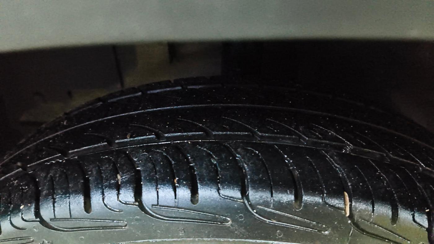2016 Renault Kwid RXT 0.8, Petrol, Manual, 80,568 km, Left Front Tyre Tread