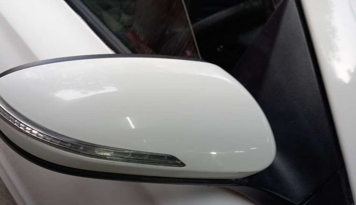 2018 Hyundai Elite i20 ASTA 1.2  CVT, Petrol, Automatic, 15,186 km, Right rear-view mirror - Minor scratches