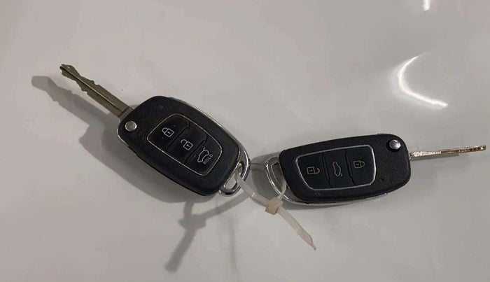 2018 Hyundai Elite i20 ASTA 1.2  CVT, Petrol, Automatic, 15,186 km, Key Close Up