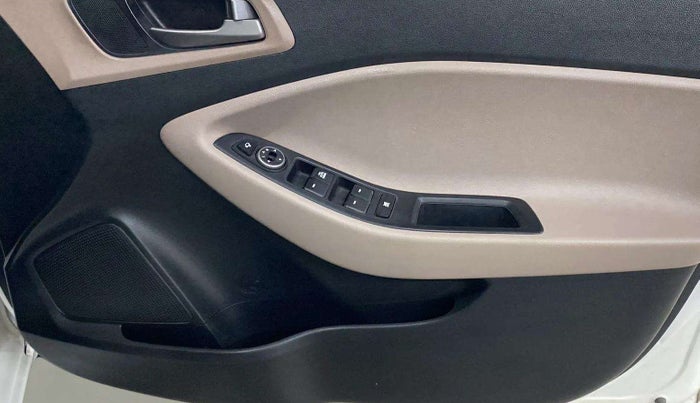 2018 Hyundai Elite i20 ASTA 1.2  CVT, Petrol, Automatic, 15,186 km, Driver Side Door Panels Control