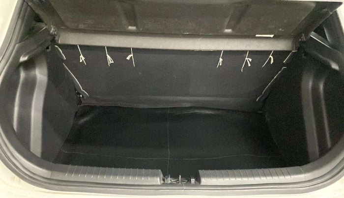 2018 Hyundai Elite i20 ASTA 1.2  CVT, Petrol, Automatic, 15,186 km, Boot Inside