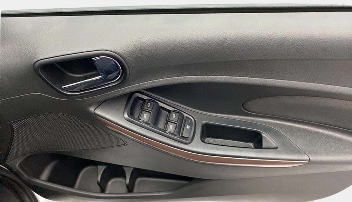2018 Ford FREESTYLE TITANIUM 1.2 PETROL, Petrol, Manual, 43,185 km, Driver Side Door Panels Control