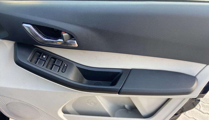 2023 Tata Tiago XZ PLUS PETROL, Petrol, Manual, 28,899 km, Driver Side Door Panels Control