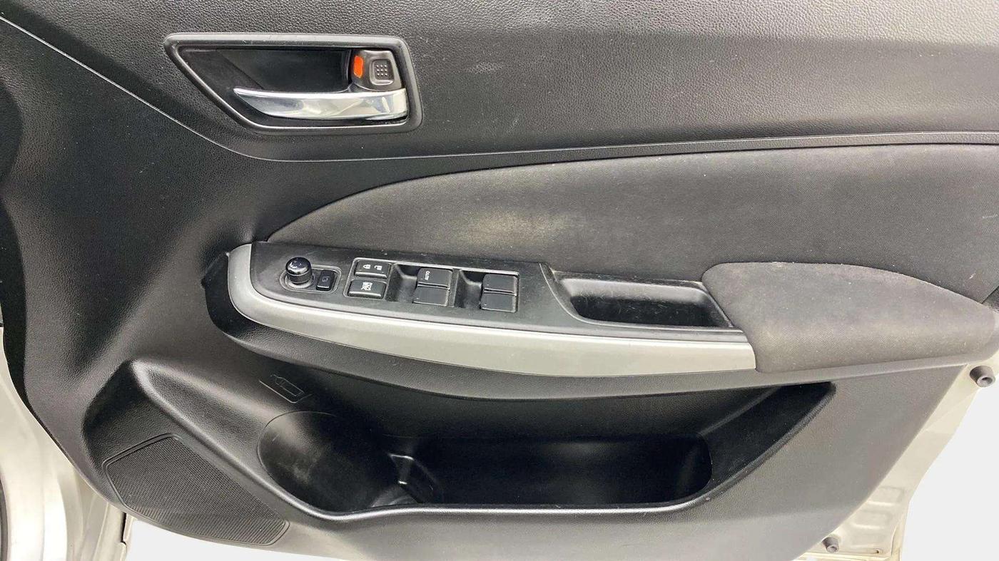 2018 Maruti Swift ZDI PLUS, Diesel, Manual, 94,769 km, Driver Side Door Panels Control