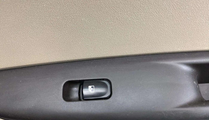 2013 Hyundai i20 SPORTZ 1.2, Petrol, Manual, 58,068 km, Left rear window switch / handle - Window making noise/ moving slow