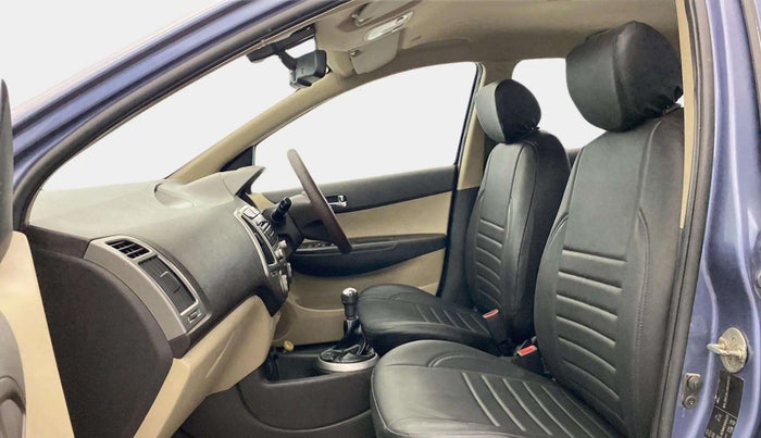 2013 Hyundai i20 SPORTZ 1.2, Petrol, Manual, 58,068 km, Right Side Front Door Cabin