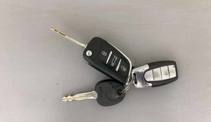 2021 Hyundai NEW SANTRO MAGNA, Petrol, Manual, 23,253 km, Key Close Up