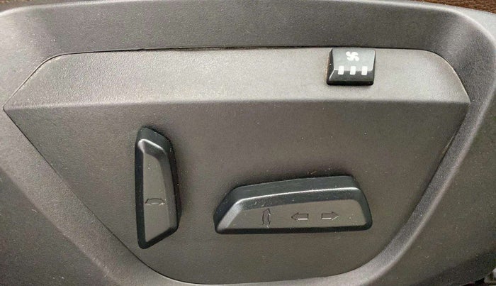 2022 Tata Safari XZA PLUS, Diesel, Automatic, 43,222 km, Driver Side Adjustment Panel