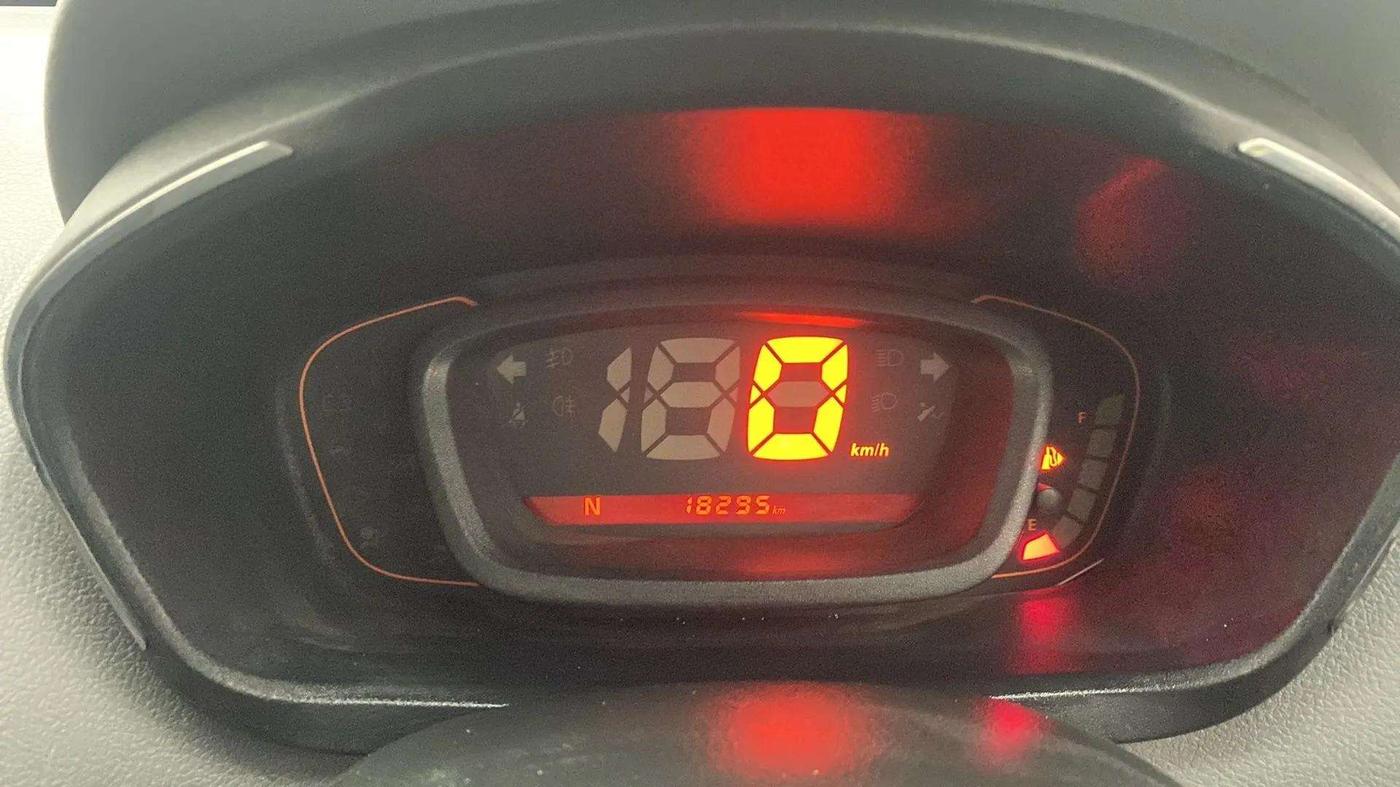 2018 Renault Kwid RXT 1.0 AMT, Petrol, Automatic, 18,295 km, Odometer Image