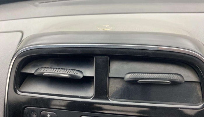 2018 Renault Kwid RXT 1.0 AMT, Petrol, Automatic, 18,295 km, AC Unit - Front vent has minor damage