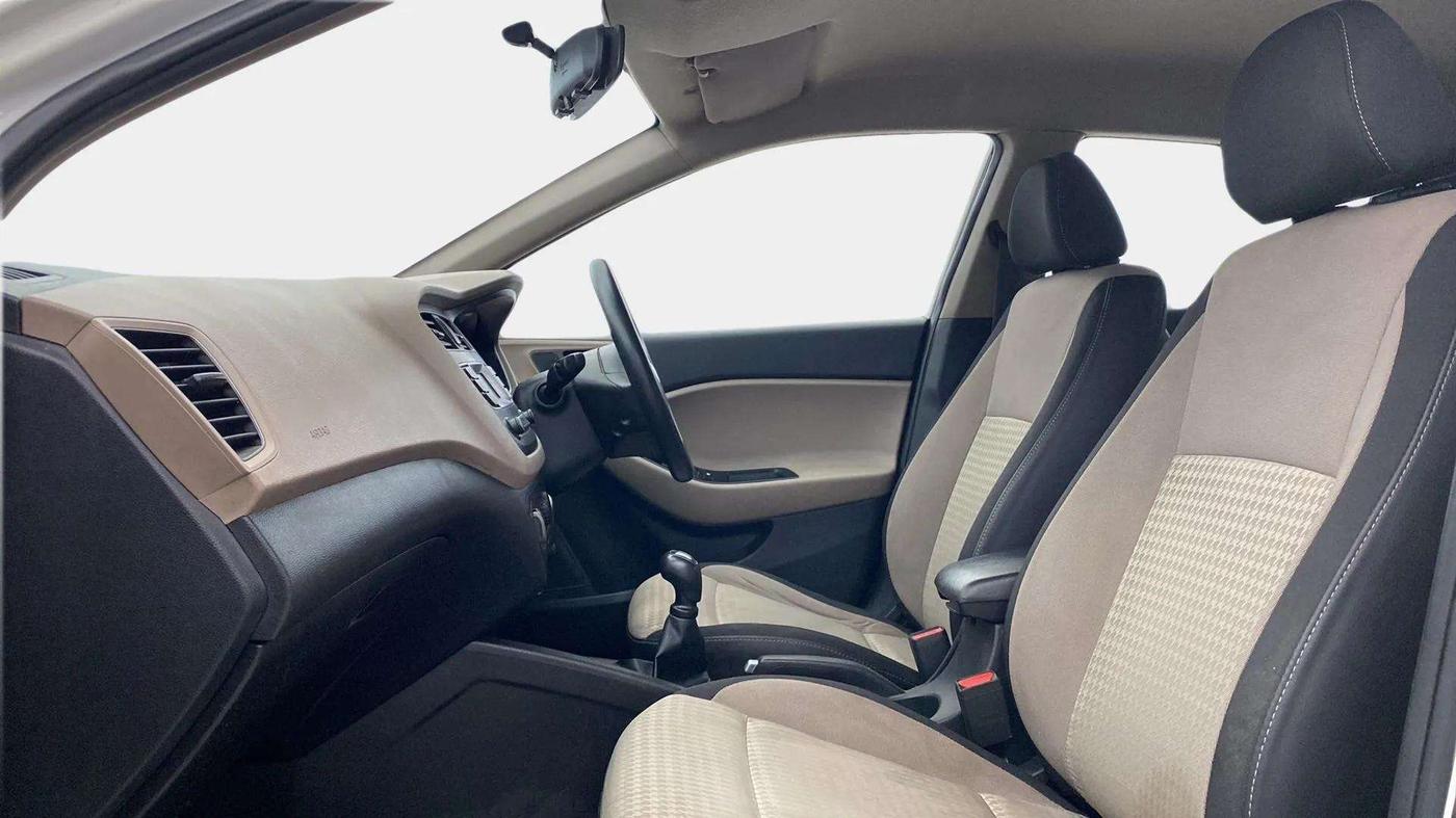 2018 Hyundai Elite i20 MAGNA EXECUTIVE 1.2, Petrol, Manual, 98,686 km, Right Side Front Door Cabin
