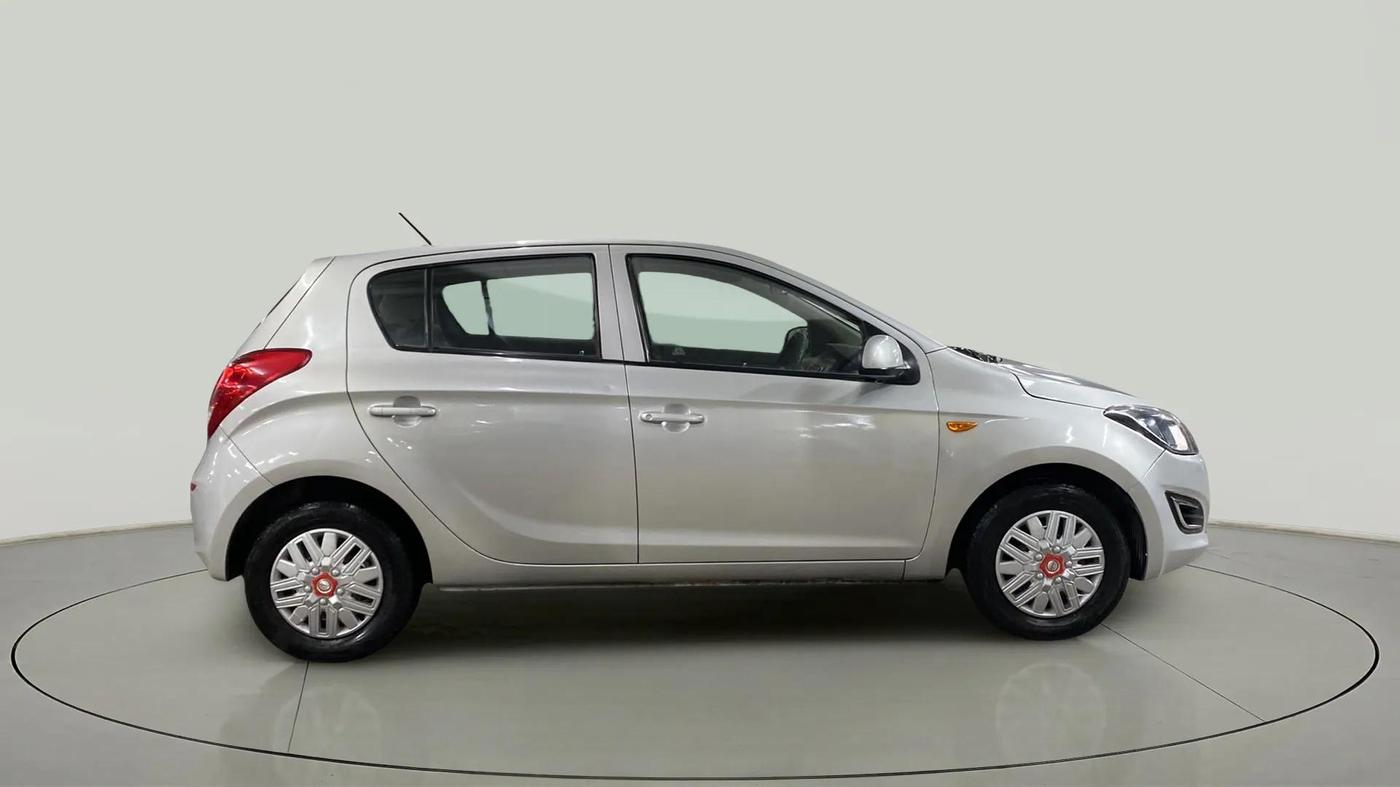 2013 Hyundai i20 MAGNA 1.2, Petrol, Manual, 23,733 km, Right Side View