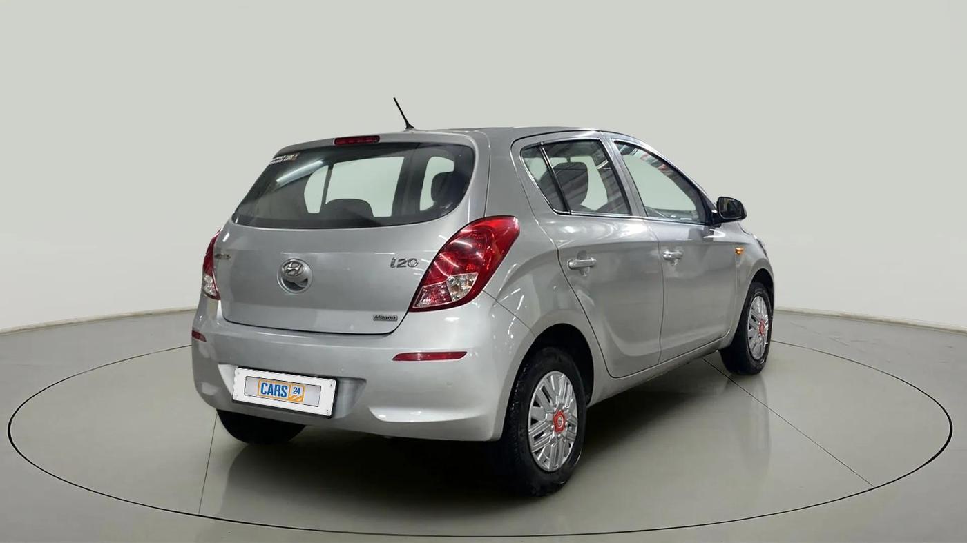 2013 Hyundai i20 MAGNA 1.2, Petrol, Manual, 23,733 km, Right Back Diagonal