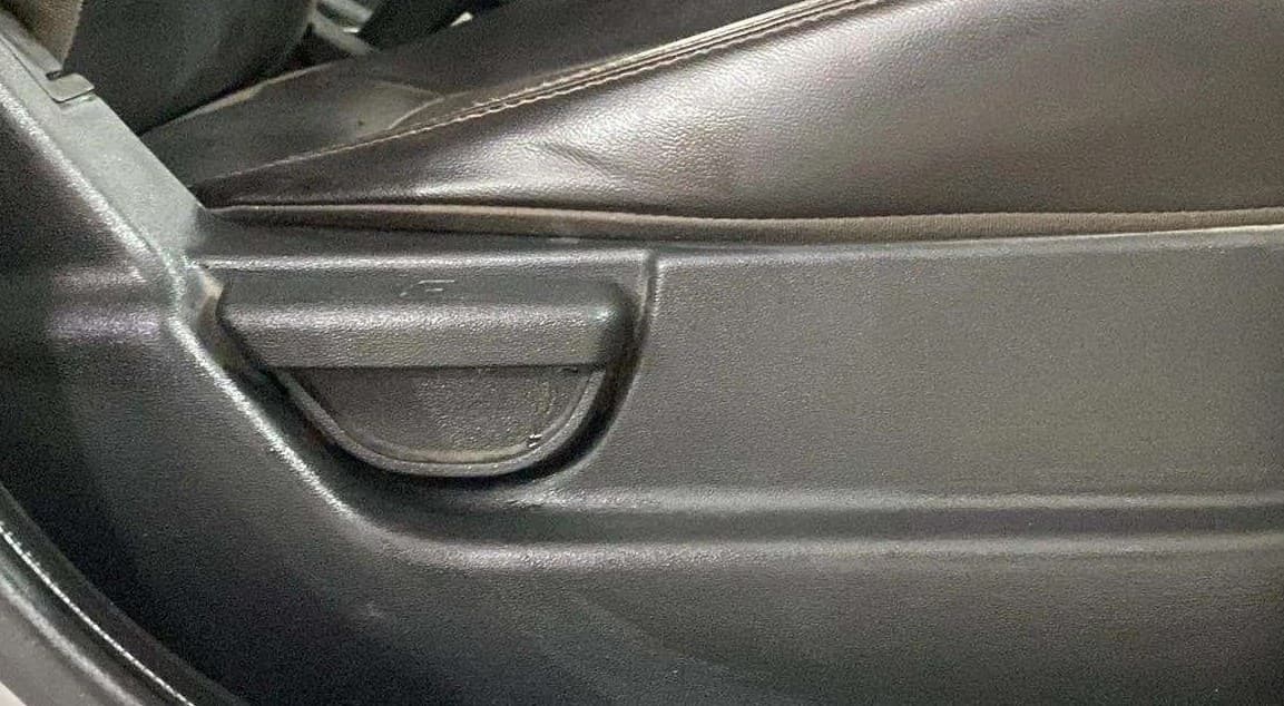 2013 Hyundai i20 MAGNA 1.2, Petrol, Manual, 23,733 km, Driver Side Adjustment Panel