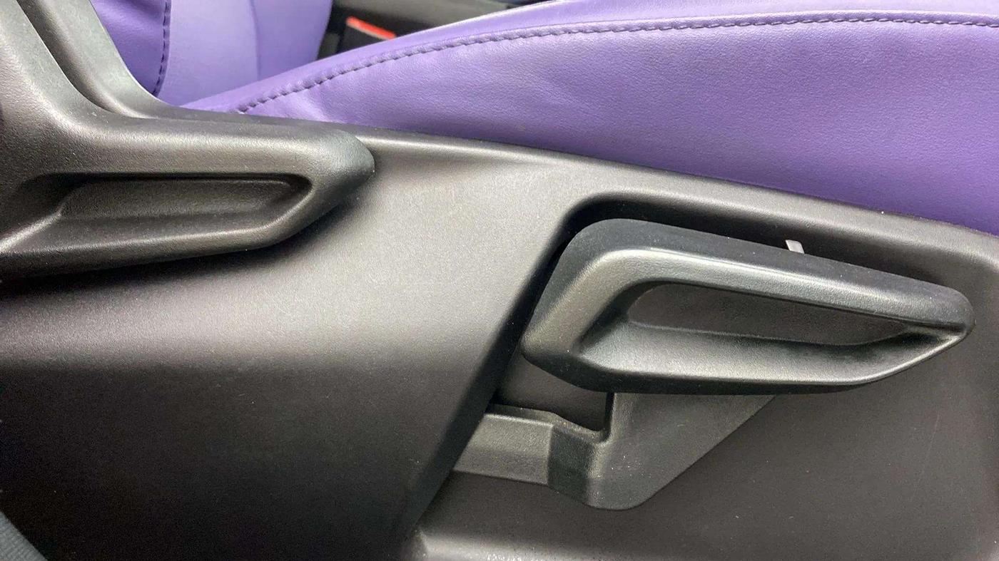 2023 Tata NEXON FEARLESS S PURPLE 1.2 REVOTRON 7 DCA DT, CNG, Automatic, 18,306 km, Driver Side Adjustment Panel