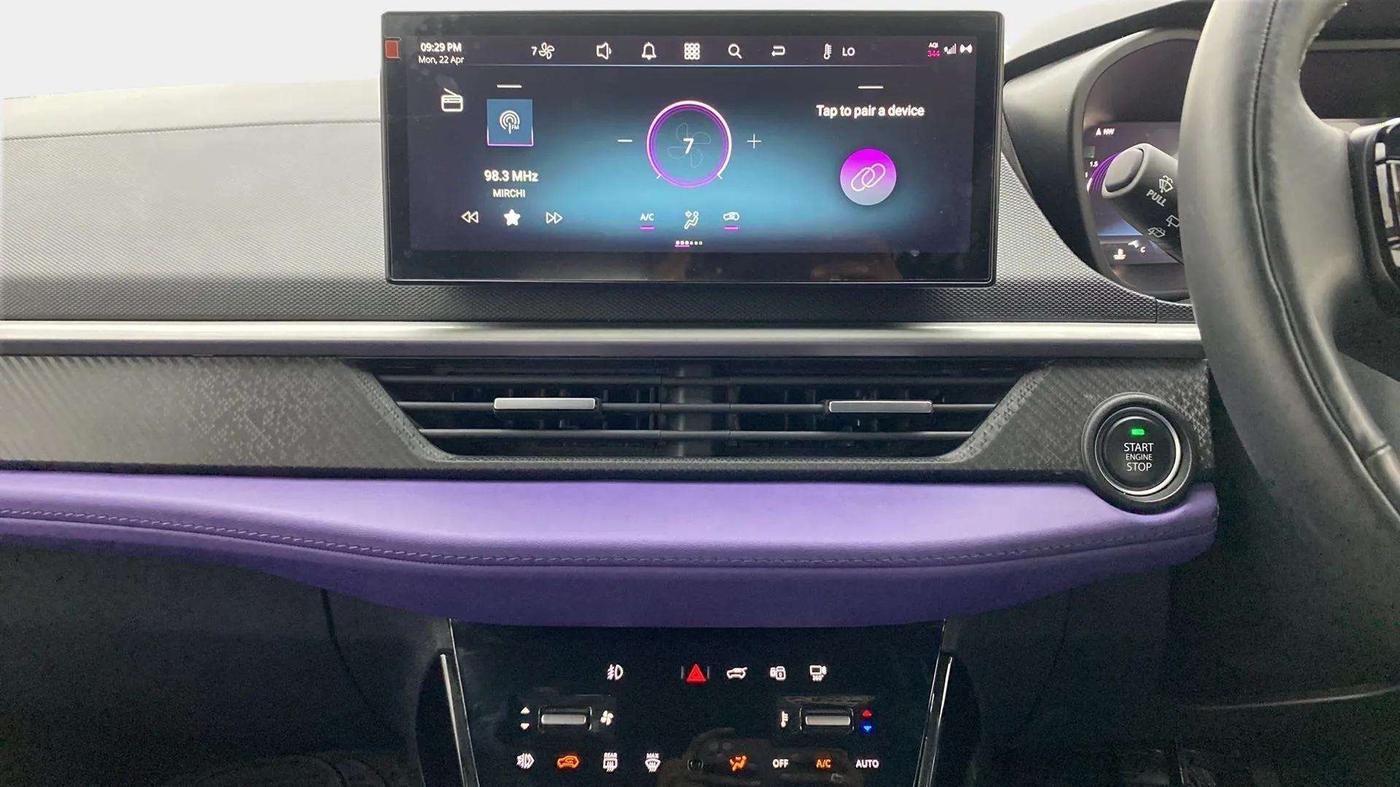 2023 Tata NEXON FEARLESS S PURPLE 1.2 REVOTRON 7 DCA DT, CNG, Automatic, 18,306 km, Air Conditioner