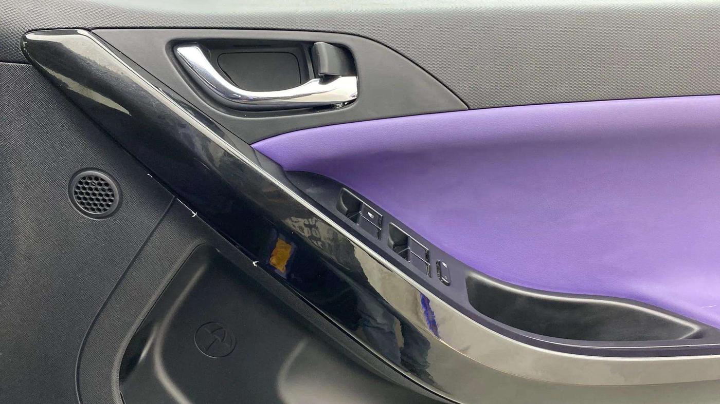 2023 Tata NEXON FEARLESS S PURPLE 1.2 REVOTRON 7 DCA DT, CNG, Automatic, 18,306 km, Driver Side Door Panels Control