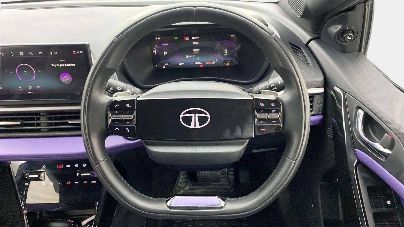 2023 Tata NEXON FEARLESS S PURPLE 1.2 REVOTRON 7 DCA DT, CNG, Automatic, 18,306 km, Steering Wheel Close Up