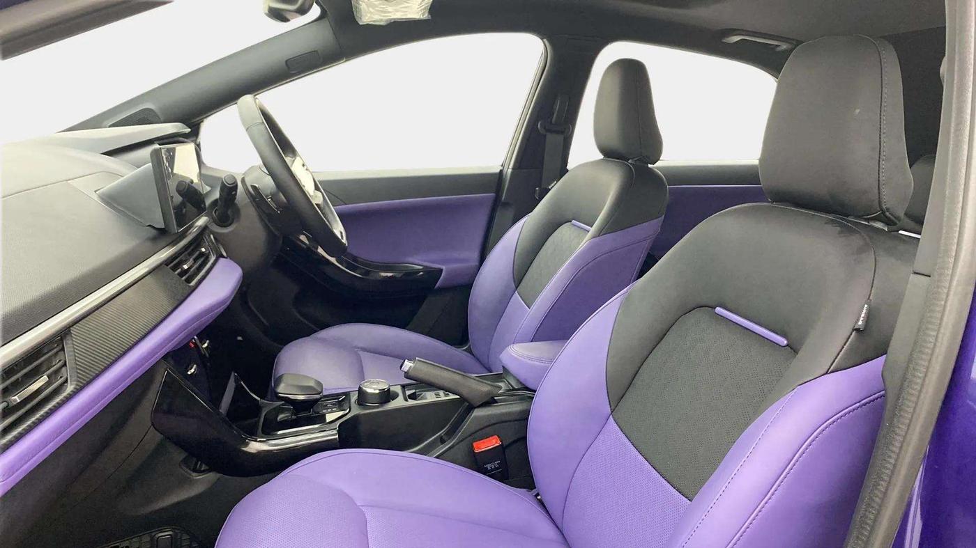 2023 Tata NEXON FEARLESS S PURPLE 1.2 REVOTRON 7 DCA DT, CNG, Automatic, 18,306 km, Right Side Front Door Cabin