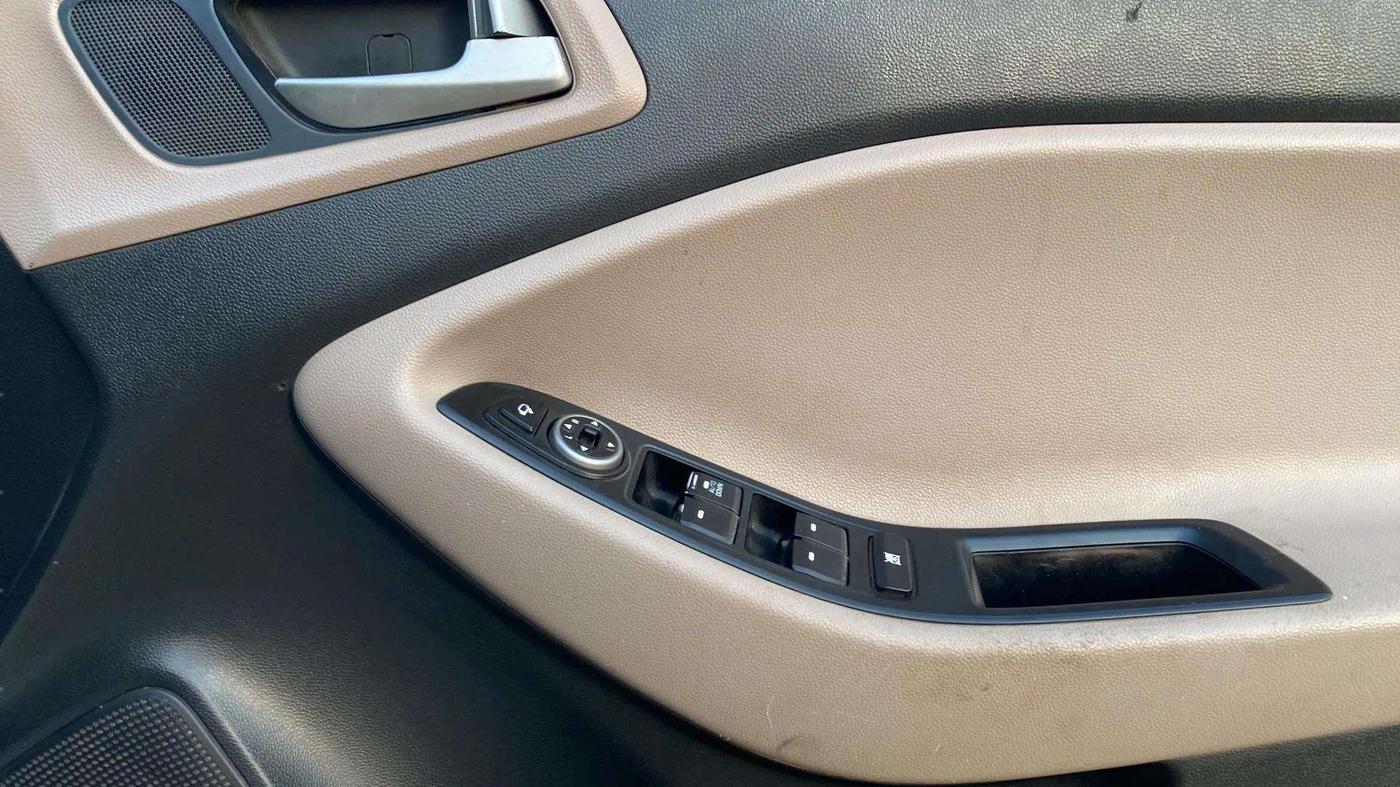 2019 Hyundai Elite i20 SPORTZ PLUS 1.4 CRDI, Diesel, Manual, 91,106 km, Driver Side Door Panels Control
