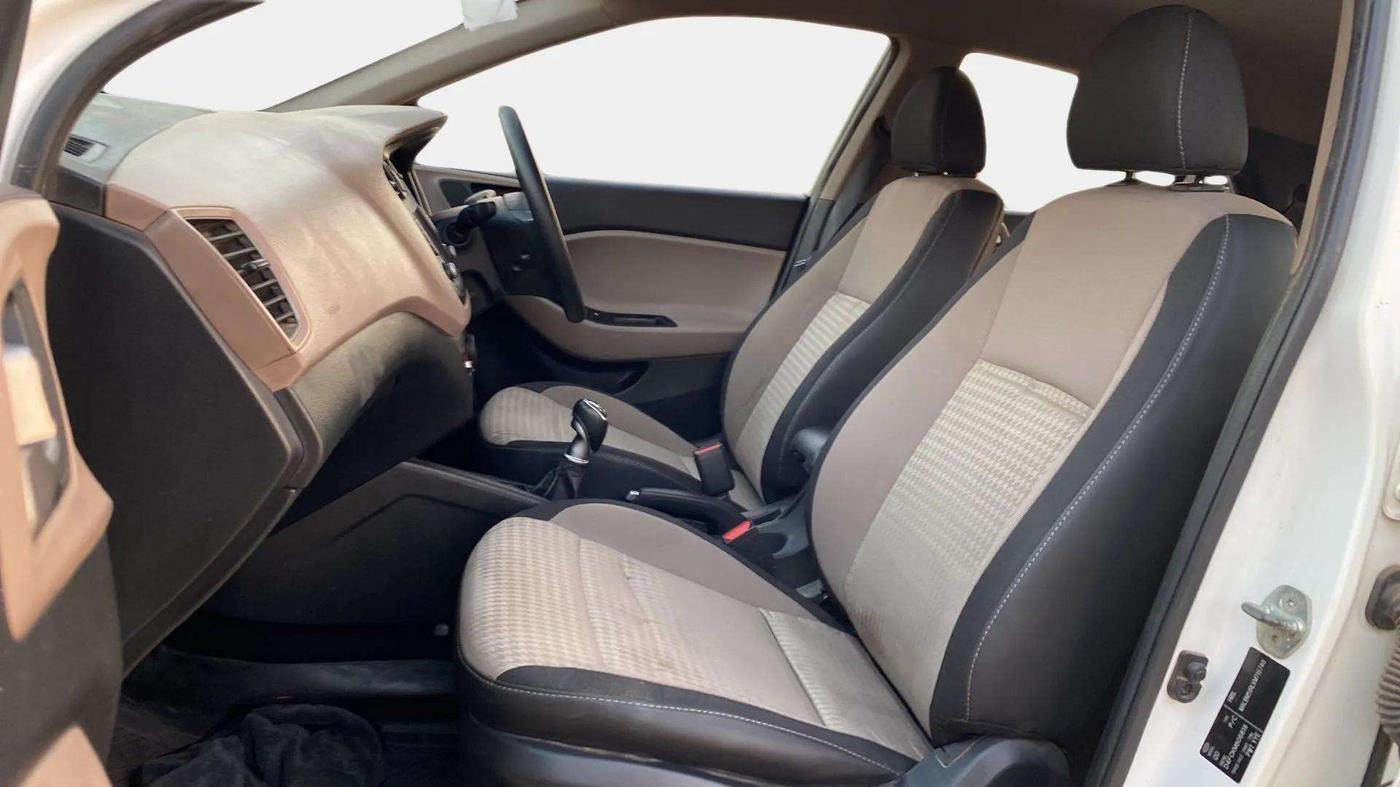 2019 Hyundai Elite i20 SPORTZ PLUS 1.4 CRDI, Diesel, Manual, 91,106 km, Right Side Front Door Cabin