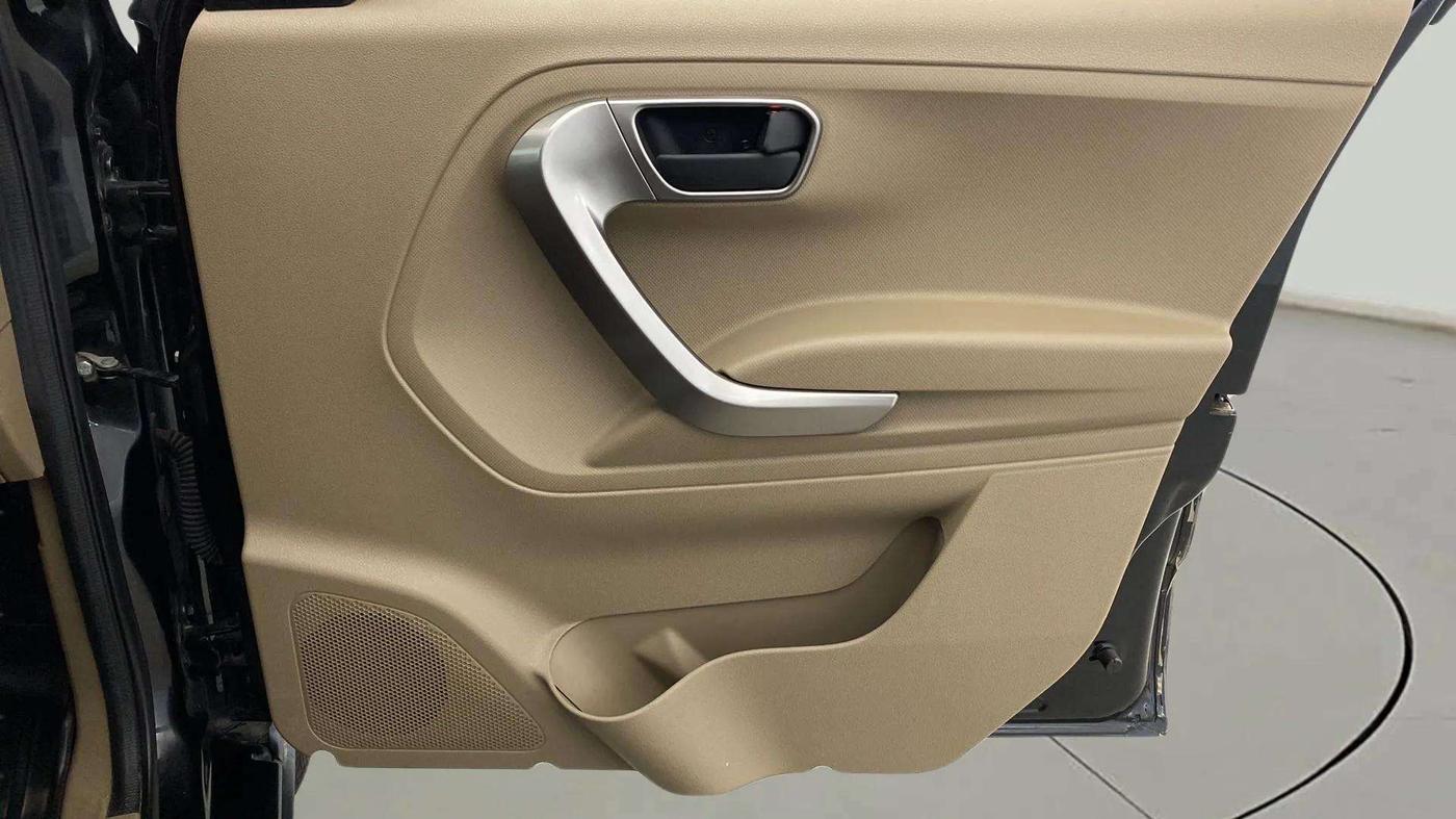 2022 Mahindra BOLERO NEO N 10 (O), Diesel, Manual, 27,297 km, Driver Side Door Panels Control