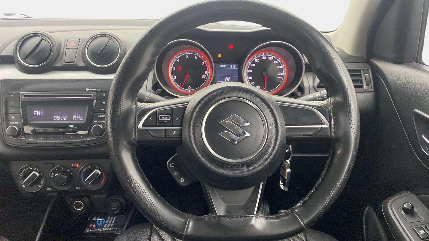 2019 Maruti Swift VXI AMT, Petrol, Automatic, 47,108 km, Steering Wheel Close Up