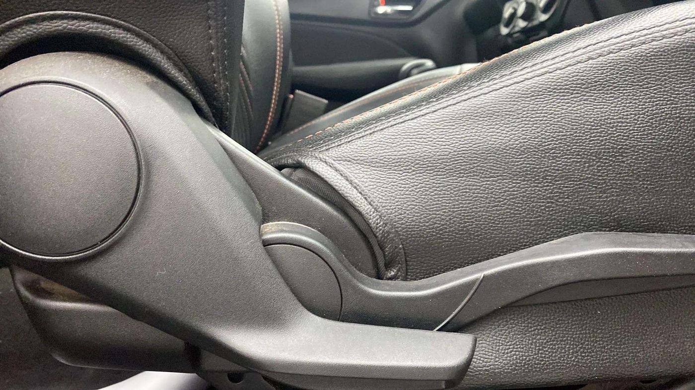 2019 Maruti Swift VXI AMT, Petrol, Automatic, 47,108 km, Driver Side Adjustment Panel