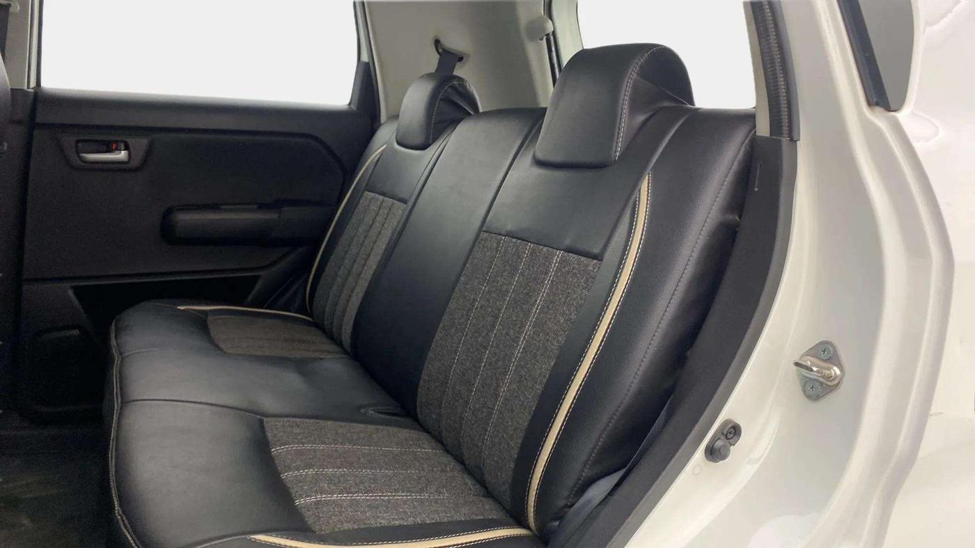 2019 Maruti New Wagon-R VXI 1.0, Petrol, Manual, 27,808 km, Right Side Rear Door Cabin