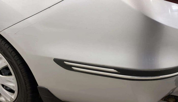 2017 Honda Amaze 1.2L I-VTEC S, CNG, Manual, 77,275 km, Rear bumper - Minor scratches