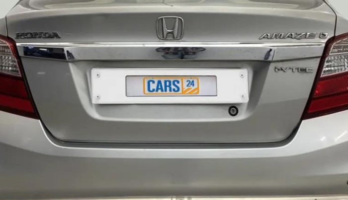 2017 Honda Amaze 1.2L I-VTEC S, CNG, Manual, 77,275 km, Dicky (Boot door) - Minor scratches