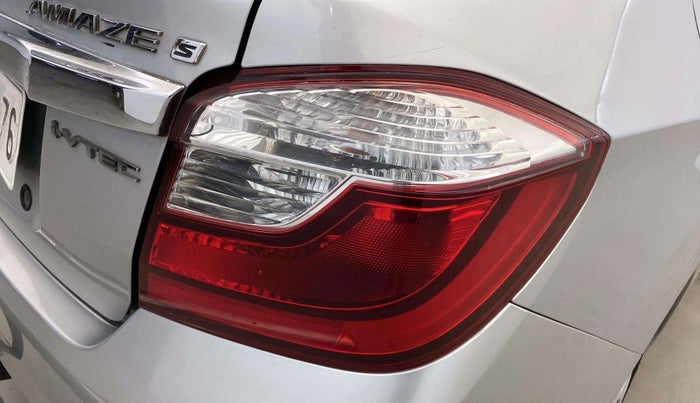 2017 Honda Amaze 1.2L I-VTEC S, CNG, Manual, 77,275 km, Right tail light - Minor scratches