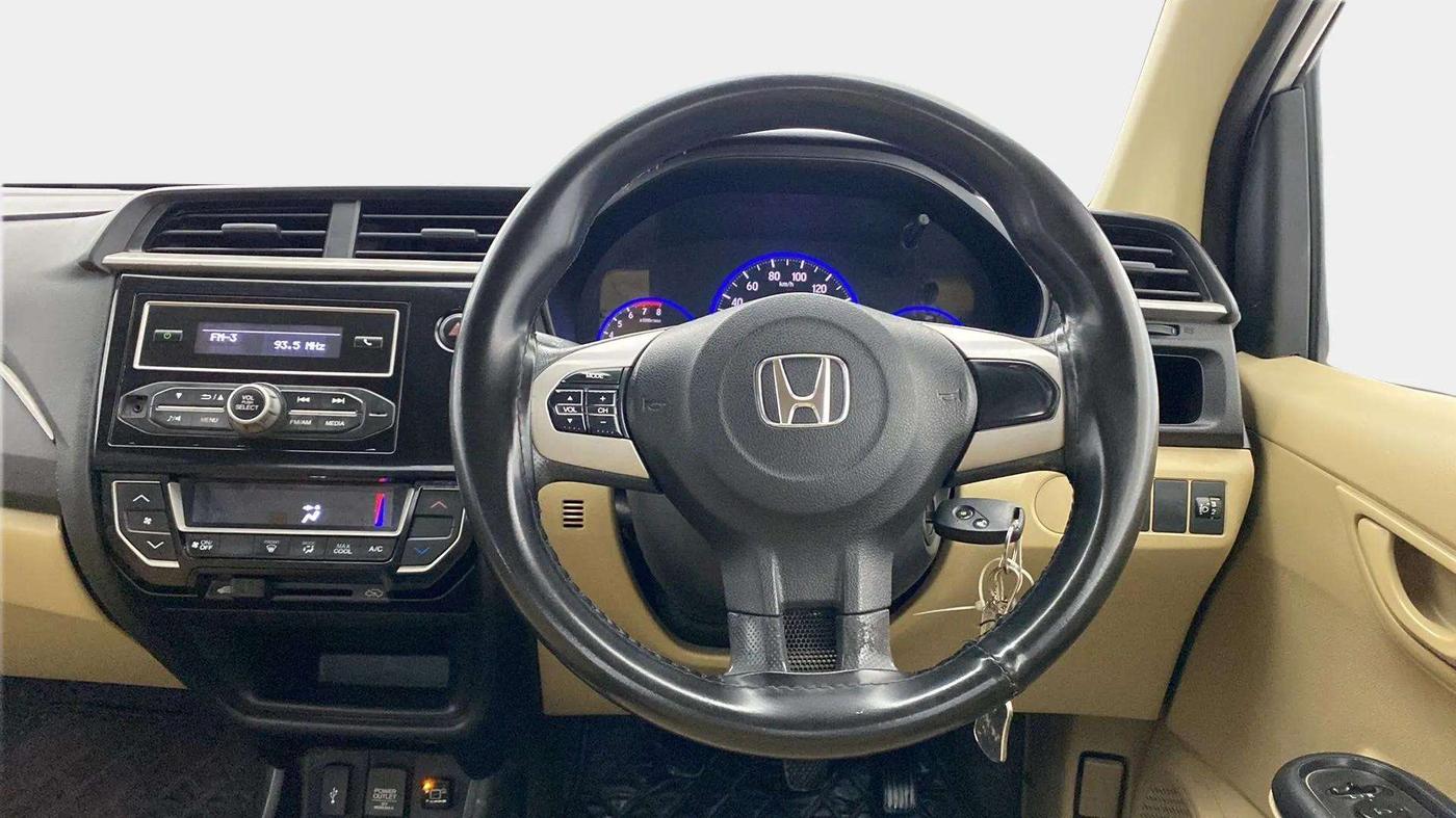 2017 Honda Amaze 1.2L I-VTEC S, CNG, Manual, 77,275 km, Steering Wheel Close Up