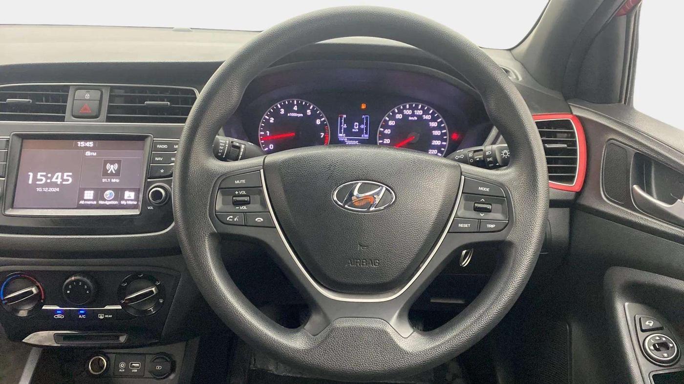 2019 Hyundai Elite i20 SPORTZ PLUS 1.2 DUAL TONE, Petrol, Manual, 35,652 km, Steering Wheel Close Up