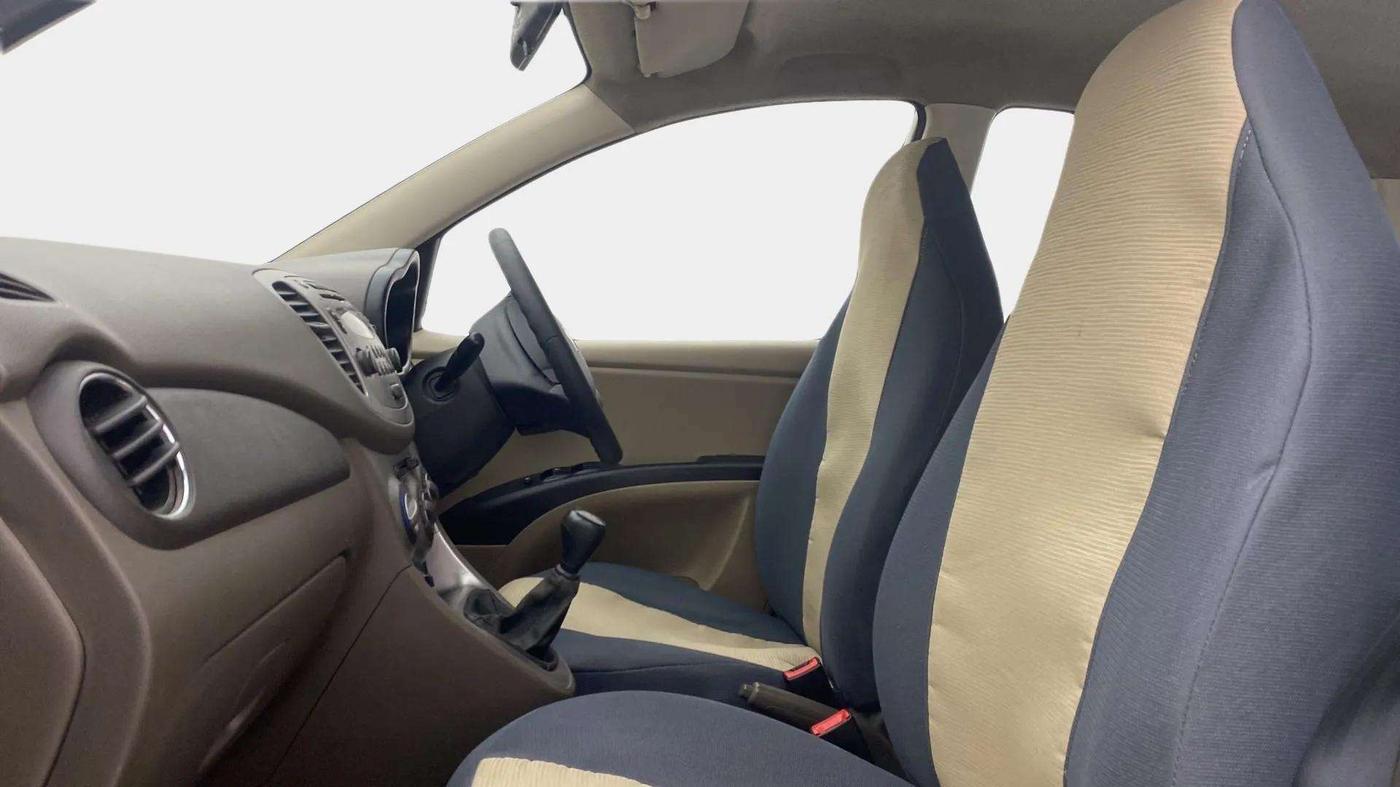 2015 Hyundai i10 SPORTZ 1.1, Petrol, Manual, 67,072 km, Right Side Front Door Cabin