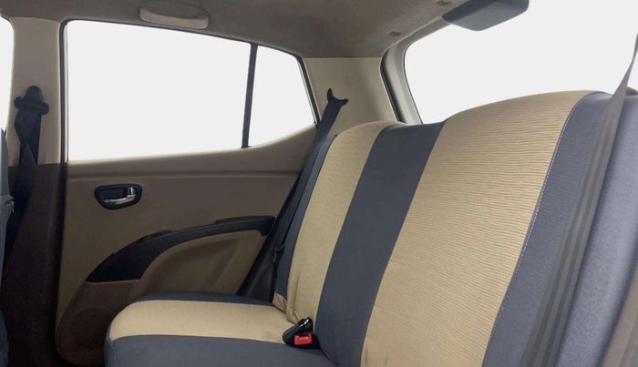 2015 Hyundai i10 SPORTZ 1.1, Petrol, Manual, 67,072 km, Right Side Rear Door Cabin