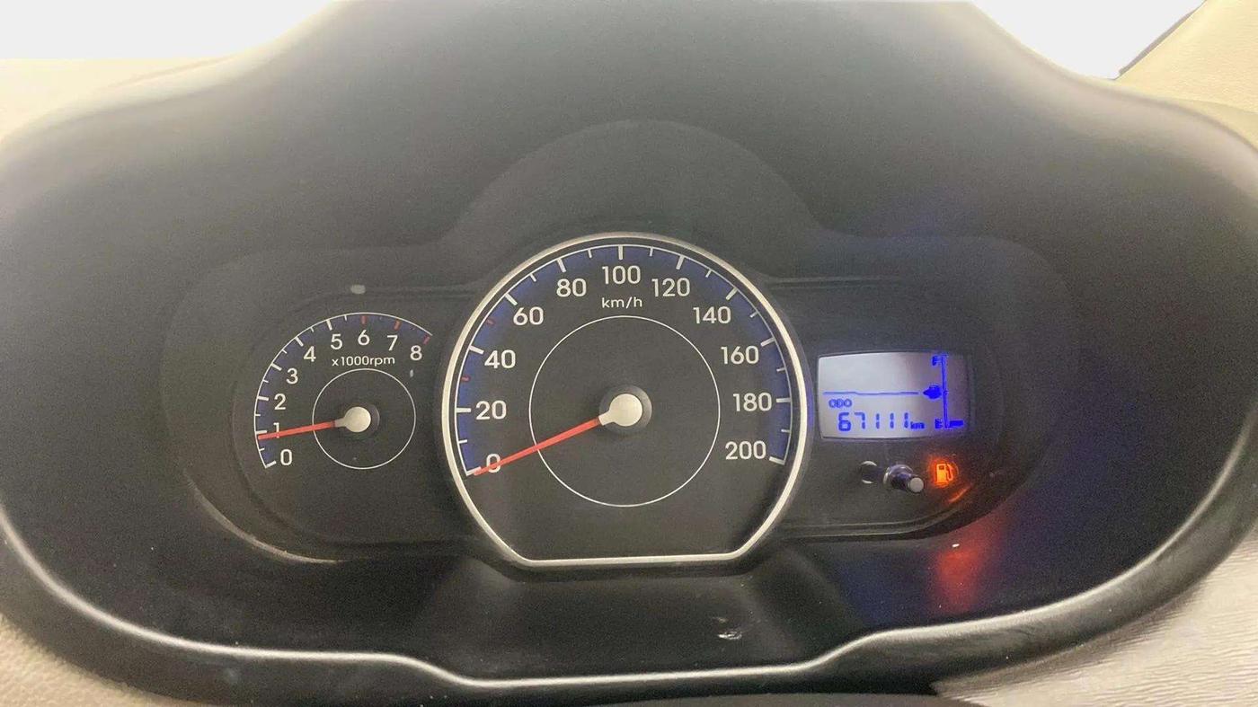 2015 Hyundai i10 SPORTZ 1.1, Petrol, Manual, 67,072 km, Odometer Image