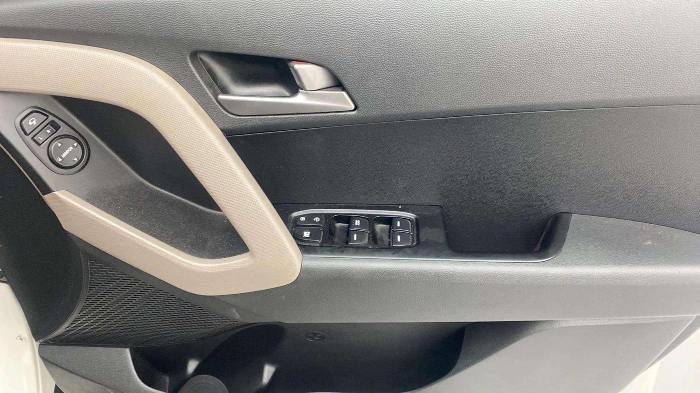 2017 Hyundai Creta SX PLUS 1.6 PETROL, Petrol, Manual, 34,675 km, Driver Side Door Panels Control