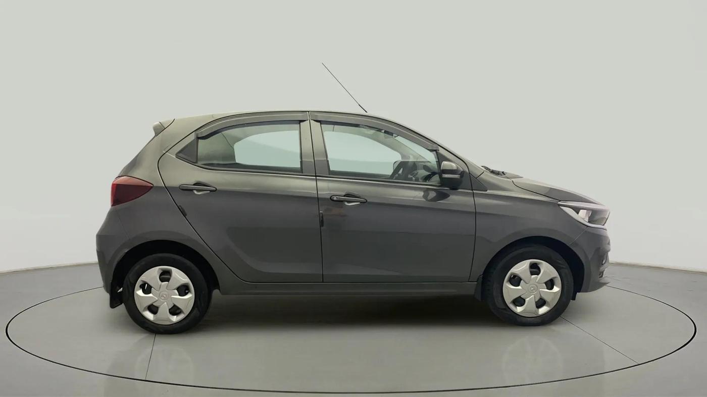2022 Tata Tiago XTA PETROL, Petrol, Automatic, 29,989 km, Right Side View