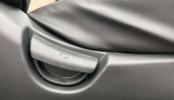 2019 Hyundai Grand i10 SPORTZ 1.2 KAPPA VTVT, Petrol, Manual, 12,605 km, Driver Side Adjustment Panel
